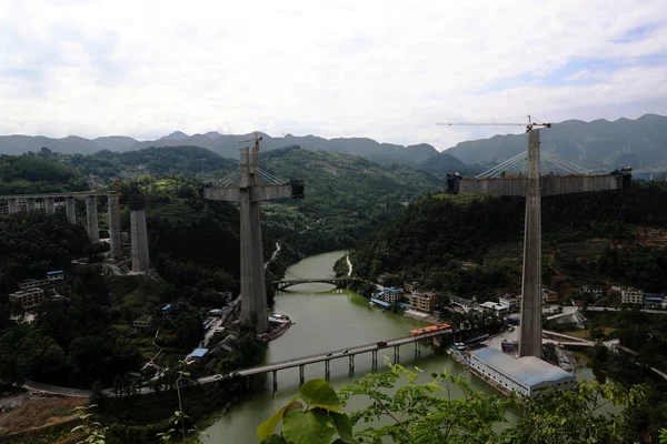 Travailleurs Chinois Sur Chantier Construction Installation Câbles Suspendus Pont Ferroviaire — Photo