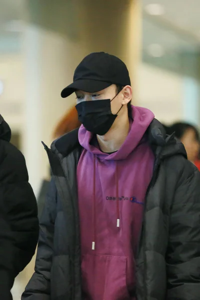 Mitglieder Der Südkoreanischen Boygroup Exo Bei Der Ankunft Flughafen Seoul — Stockfoto