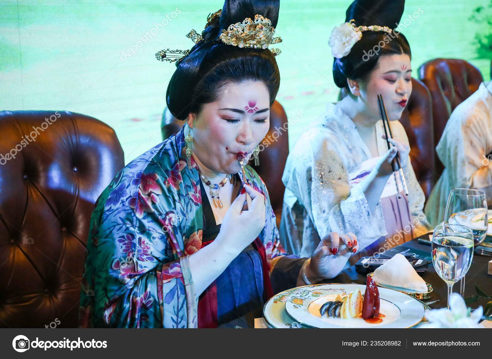 Chinese Women Dressed Han Chinese Clothing Imitates Style Clothes Worn Stock Editorial Photo C Chinaimages 235208982