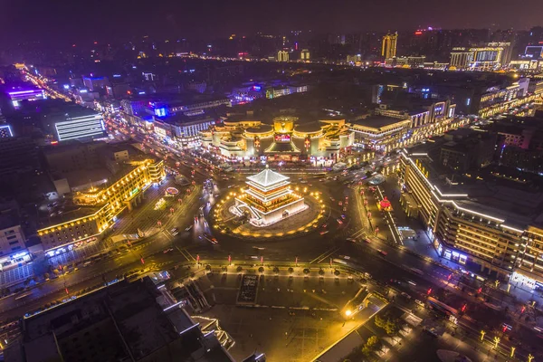 Çan Kulesi Binalar Geceleri Sokaklarda Şehir Kuzeybatı Çin Shaanxi Eyaleti — Stok fotoğraf