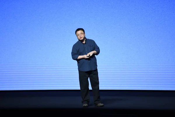 Luo Yonghao Założyciel Ceo Smartisan Technology Ltd Mówi Podczas Inauguracji — Zdjęcie stockowe