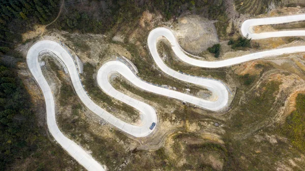 Luchtfoto Van Een Kronkelende Weg Rond Een Berg Congjiang County — Stockfoto