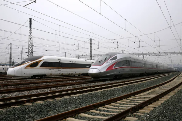 Vista Nuevo Tren Bala Alta Velocidad Fuxing Más Largo Estación —  Fotos de Stock