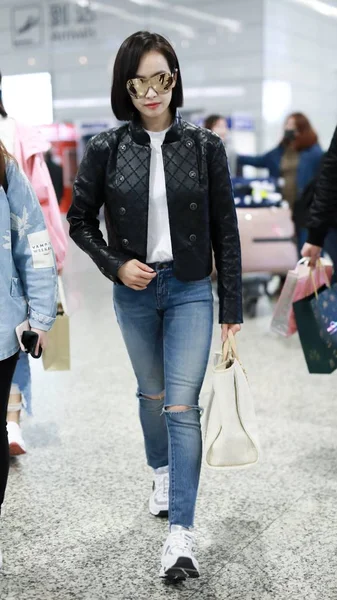 Cantora Atriz Chinesa Victoria Song Song Qian Chega Aeroporto Internacional — Fotografia de Stock