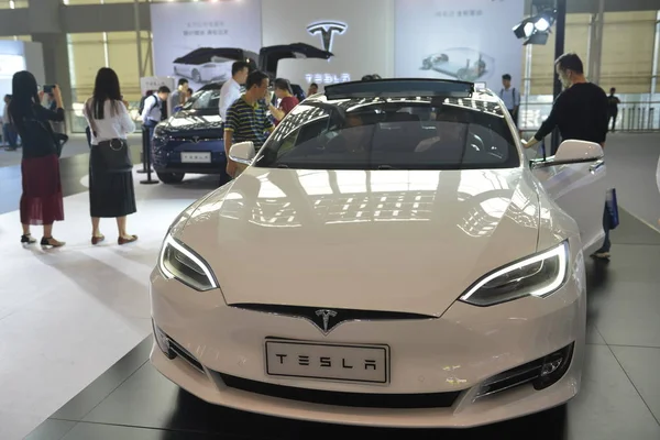 Электромобиль Tesla Модели Представлен Xiv Международной Автомобильной Выставке Китая Гуанчжоу — стоковое фото