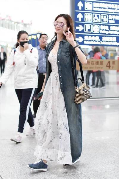 台湾のモデルで女優リン チーリン 2018 日中国北京市に北京首都国際空港の写真です — ストック写真