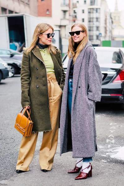 Trendige Fußgänger Gehen Während Der Pariser Modewoche Herbst Winter 2018 — Stockfoto