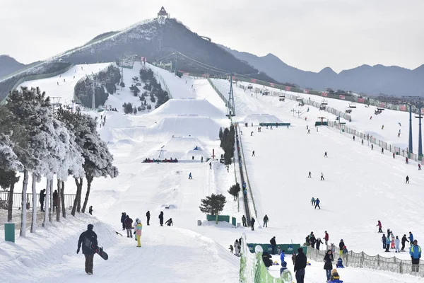 Urlauber Üben Sich Skigebiet Nanshan Bezirk Miyun Peking China Januar — Stockfoto