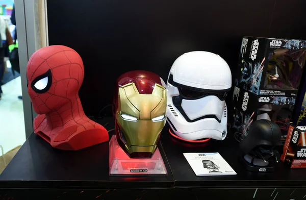 Des Modèles Spiderman Iron Man Stormtrooper Sont Exposés Lors Hktdc — Photo