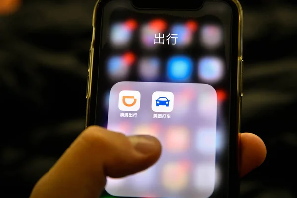Mobile Phone User Shows Icons Taxi Hailing Car Service App — Stock Photo, Image