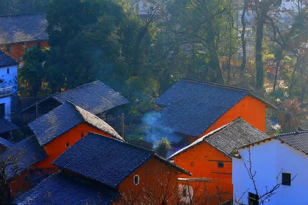 Téli Táj Ősi Házak Mau Tou Fal Feje Fal Füst — Stock Fotó