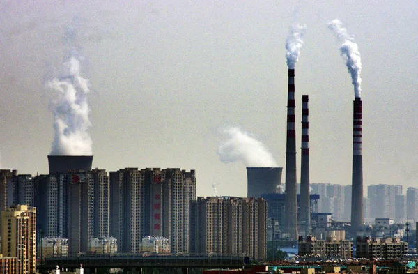 Dym Jest Odprowadzany Komina Elektrowni Węglowej Nan Miasta Wschodniej Chinach — Zdjęcie stockowe