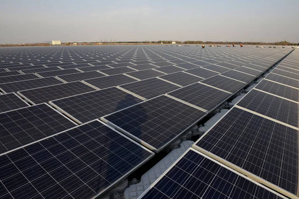 Solar Panelek Vannak Telepítve Fotovoltaikus Erőmű Kína Három Gorges Corporation — Stock Fotó