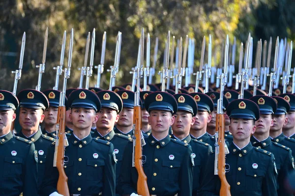 Die Ehrengarde Der Chinesischen Volksbefreiungsarmee Pla Nimmt Nach Der Zeremonie — Stockfoto