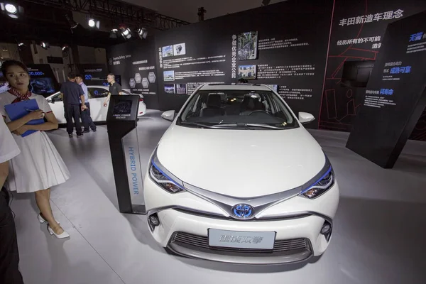 File Toyota Hybrid Power Energia Jármű Jelenik Meg Egy Kiállítás — Stock Fotó