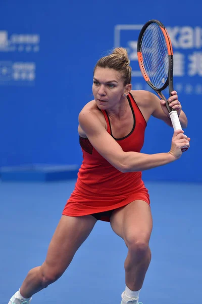 Simona Halep Rumäniens Returnerar Ett Skott Till Nicole Gibbs Förenta — Stockfoto