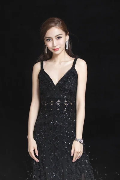 Attrice Hong Kong Angelaby Posa Foto Ritratto Durante Intervista Esclusiva — Foto Stock