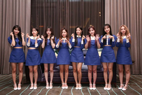 Taiwan Out Miembros Del Grupo Chicas Surcoreanas Lovelyz Posan Durante — Foto de Stock
