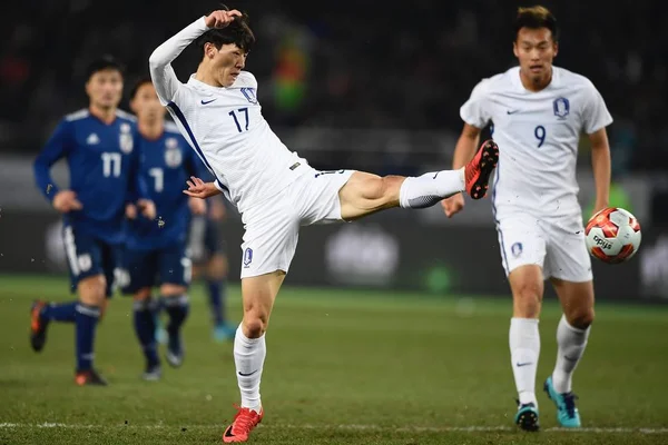 Lee Jaesung Coreia Sul Passa Bola Contra Japão Durante Partida — Fotografia de Stock