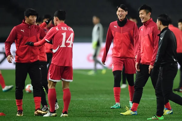 Spieler Der Nordkoreanischen Fußballnationalmannschaft Nehmen Einer Trainingseinheit Für Die Eaff — Stockfoto
