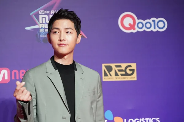 Actor Surcoreano Song Joong Posa Sobre Alfombra Roja Los Mnet — Foto de Stock