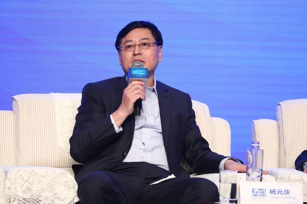 Yang Yuanqing Styrelseordförande Och För Lenovo Deltar Gruppintervju Fjärde World — Stockfoto