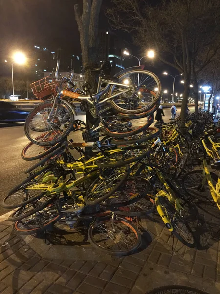 Bicicletas Servicios Chinos Para Compartir Bicicletas Mobike Ofo Amontonan Apoyan — Foto de Stock