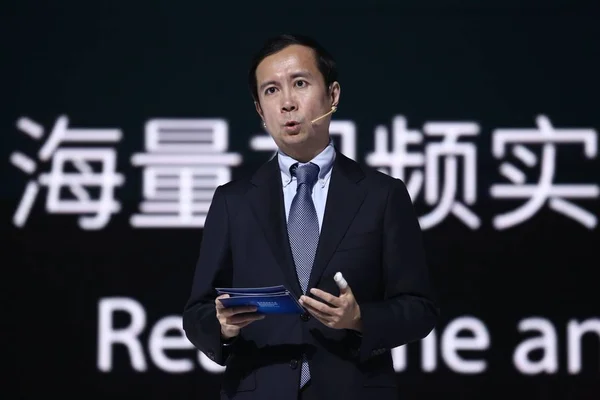 Daniel Zhang Yong Ceo Der Alibaba Group Stellt Seine Künstliche — Stockfoto