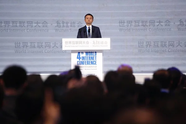 Джек Або Голова Китайського Електронної Комерції Гігантських Алібаба Забезпечує Промові — стокове фото