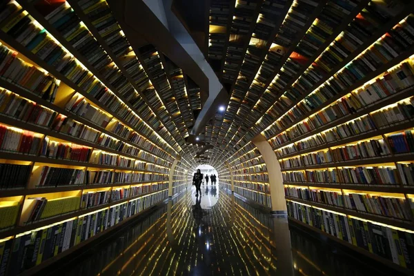 Interiör Syn Reader Channel Fylld Med Böcker College Biblioteket Zhengzhou — Stockfoto