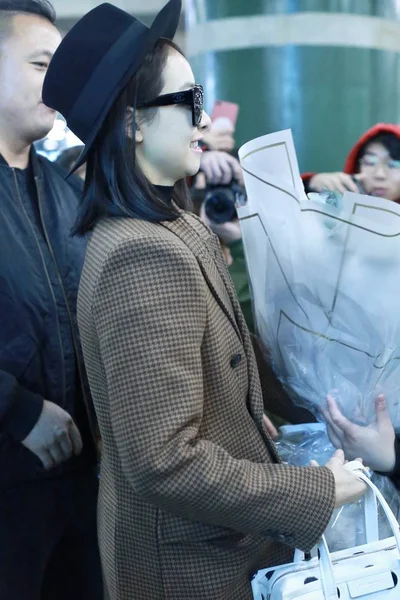 Cantora Atriz Chinesa Victoria Song Song Qian Chega Aeroporto Internacional — Fotografia de Stock