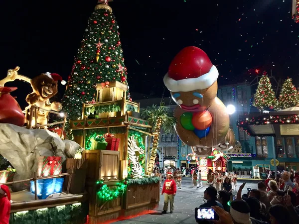 People Take Part Parade Christmas Celebrations Universal Orlando Resort Orlando — Stock Photo, Image