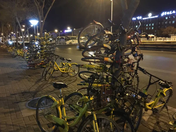 Bicicletas Serviços Chineses Compartilhamento Bicicletas Mobike Ofo São Empilhados Apoiados — Fotografia de Stock