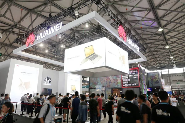 Посещение Стенда Huawei Международной Выставке Потребительской Электроники Asia Ces Asia — стоковое фото