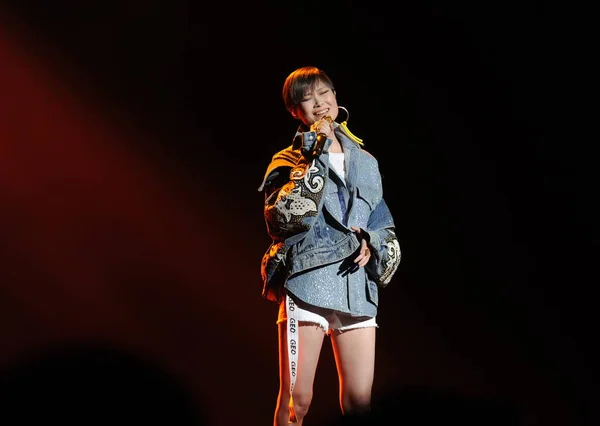 Chanteuse Chinoise Yuchun Chris Lee Produit Lors Concert Pour Sortir — Photo
