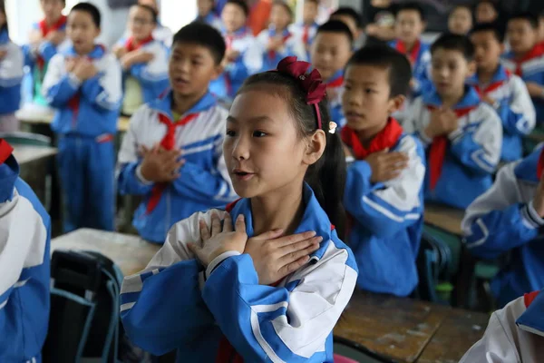 File Chinese Pupils Have Music Lesson Classroom Primary School Suining — стоковое фото