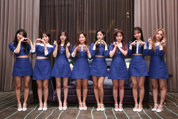Taiwan Out Miembros Del Grupo Chicas Surcoreanas Lovelyz Posan Durante — Foto de Stock