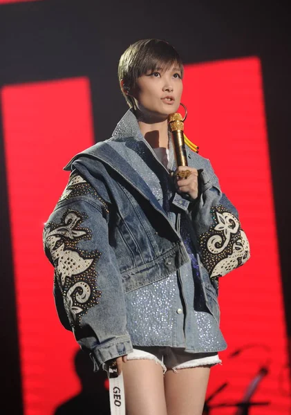 Die Chinesische Sängerin Yuchun Oder Chris Lee Tritt Bei Einem — Stockfoto