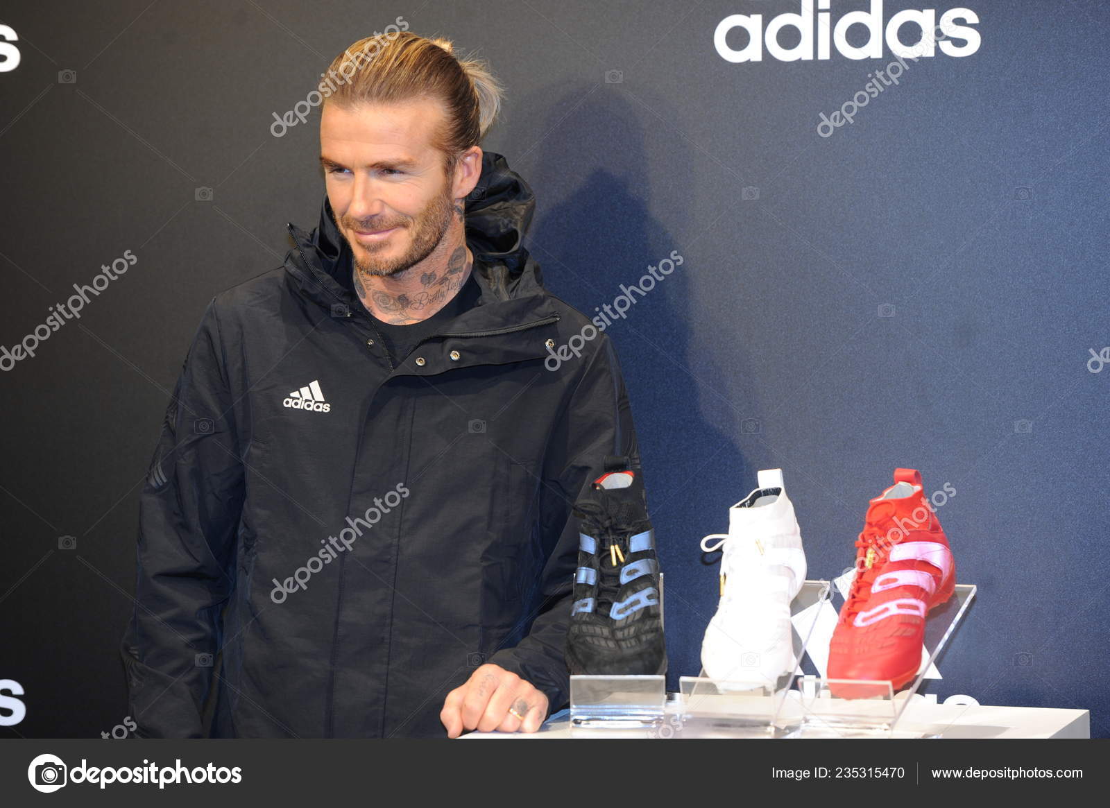 Consejo Abandonado Escritura David Beckham Estrella Del Fútbol Inglés Asiste Evento Promocional Para —  Foto editorial de stock © ChinaImages #235315470