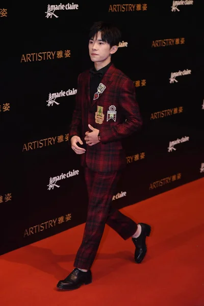 Jackson Yee Yangqianxi Китайской Мальчиковой Группы Tfboys Прибывает Красную Дорожку — стоковое фото