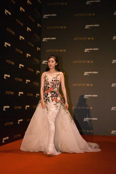 Chinese Actrice Yang Arriveert Rode Loper Voor 2017 Marie Claire — Stockfoto