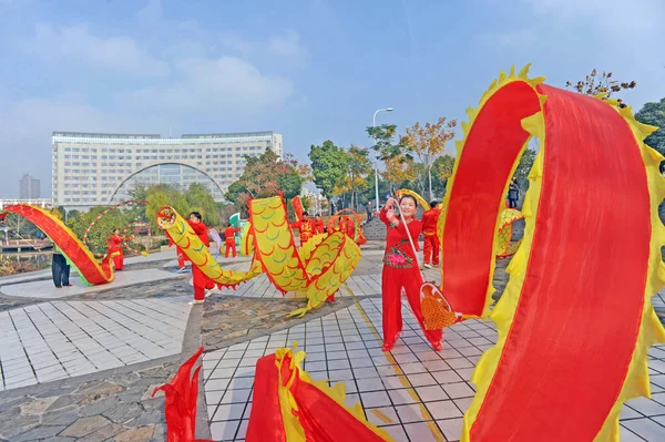 Las Mujeres Chinas Utilizan Una Sus Manos Para Realizar Danza — Foto de Stock