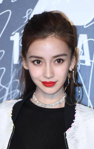 Hong Kong Model Actress Angelababy Arrives Debut Fashion Show Fashion — 图库照片