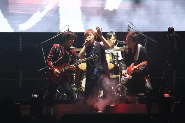 Miembros Banda Rock Taiwanesa Mayday Tocan Concierto Life Tour 2017 — Foto de Stock