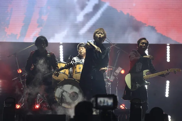 Miembros Banda Rock Taiwanesa Mayday Tocan Concierto Life Tour 2017 — Foto de Stock