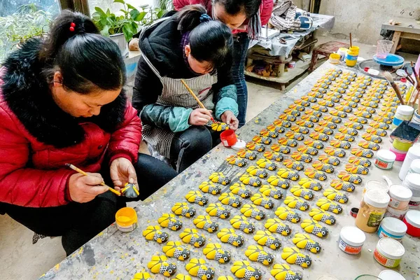 Artesãos Trabalham Esculturas Argila Uma Oficina Yangqitun Village Condado Xunxian — Fotografia de Stock