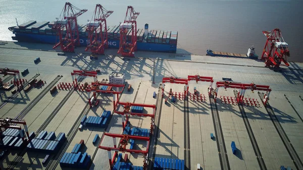 Aerial view of containers at the fourth phase of the Yangshan Deep-Water Port, the world's largest automated cargo wharf to start trial operation, in Shanghai, China, 6 December 2017 — Stock Image Aerial View Containers Fourth Phase Yangshan Deep Water Port World Royalty Free Stock Photos