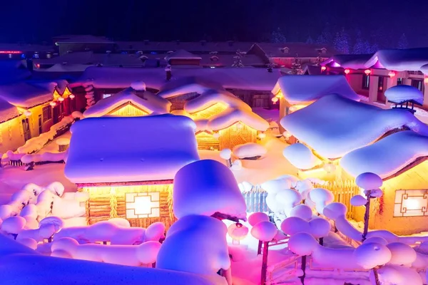 Çin Heilongjiang Eyaletinin Kuzeydoğusundaki Hailin Şehrinde Mudanjiang Şehrinde Kar Köyü — Stok fotoğraf