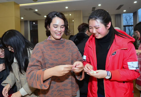 Naomi Nouvelle Zélande Gauche Apprend Faire Des Boulettes Dans Ville — Photo