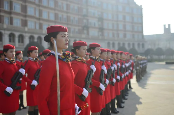 Members Female Guard Honour Pose Campus Sichuan Southwest Vocational College — Stock Photo, Image